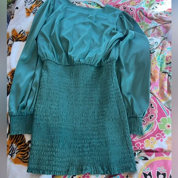 Green Smocked Dress | Green Long Sleeve Dress - Picture 3 of 4